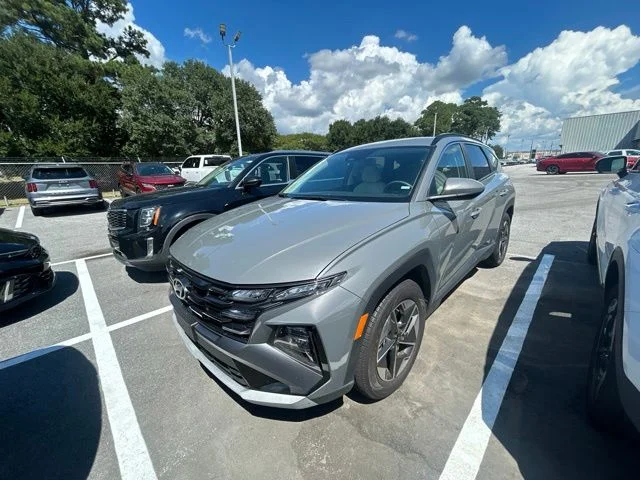 Used 2025 Gray Hyundai SEL image 3