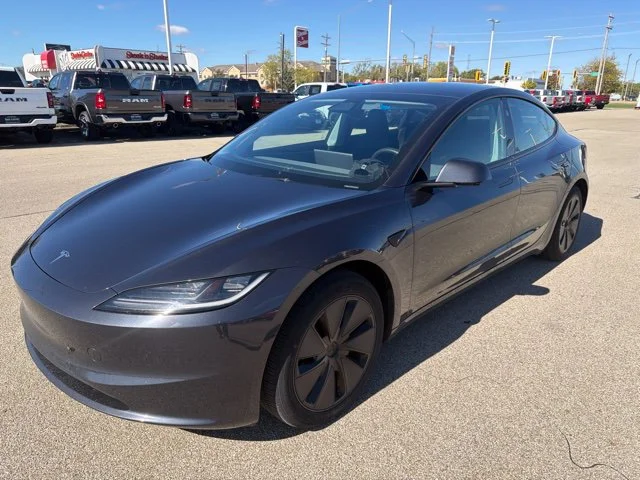 Used 2025  Tesla  image 3
