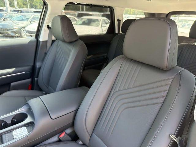 New 2027 Black Hyundai Blue SEL 7P image 11