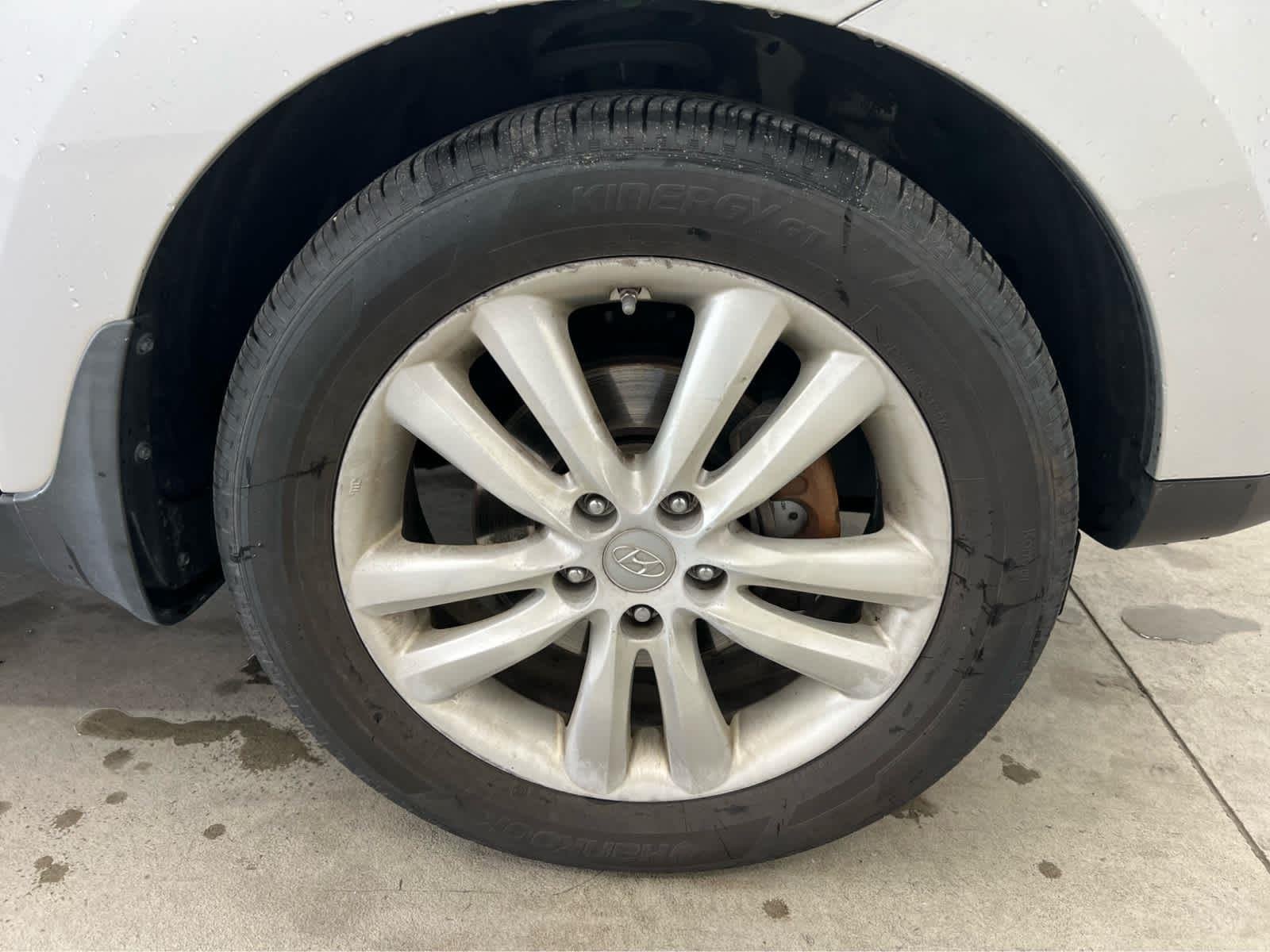 Used 2013 Diamond Silver Hyundai Limited image 8
