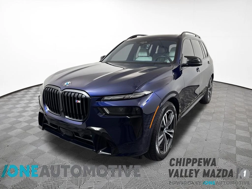 2025 BMW X7 M60i's photo