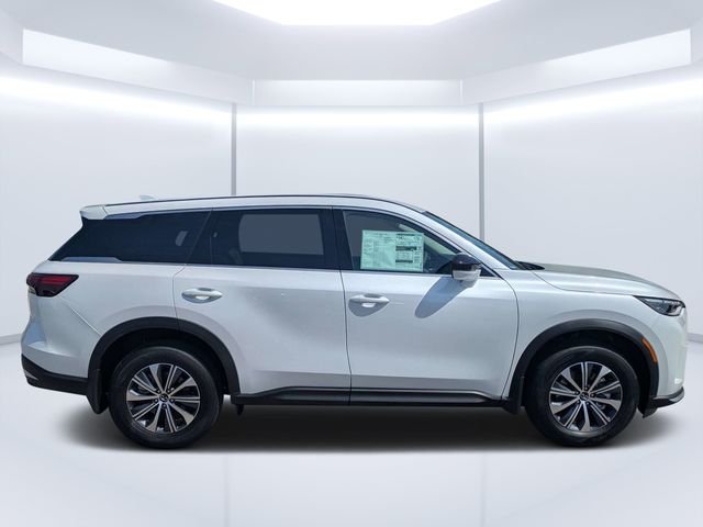 New 2027 RADIANT WHITE INFINITI Pure FWD image 2