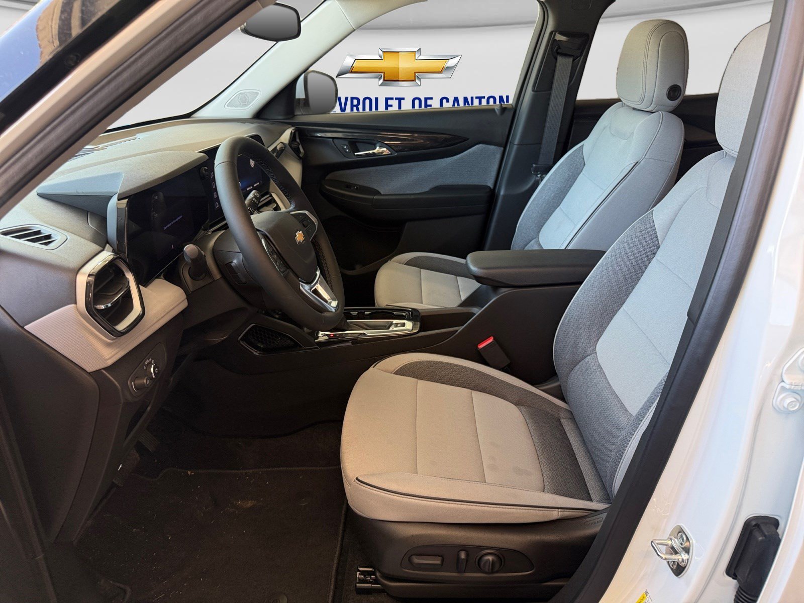 New 2026 Summit White Chevrolet LT image 9