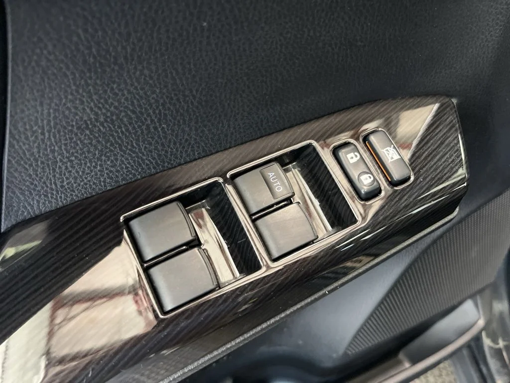 Used 2018 Black Toyota SE image 5