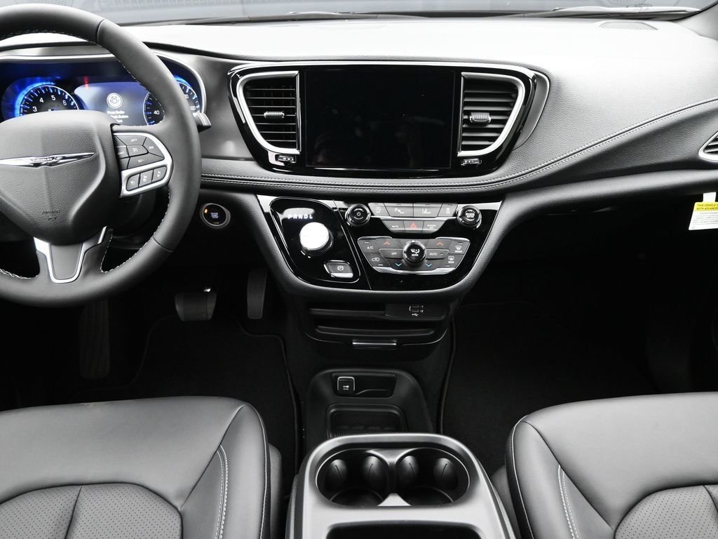 2026 Chrysler Pacifica Select - Photo 16