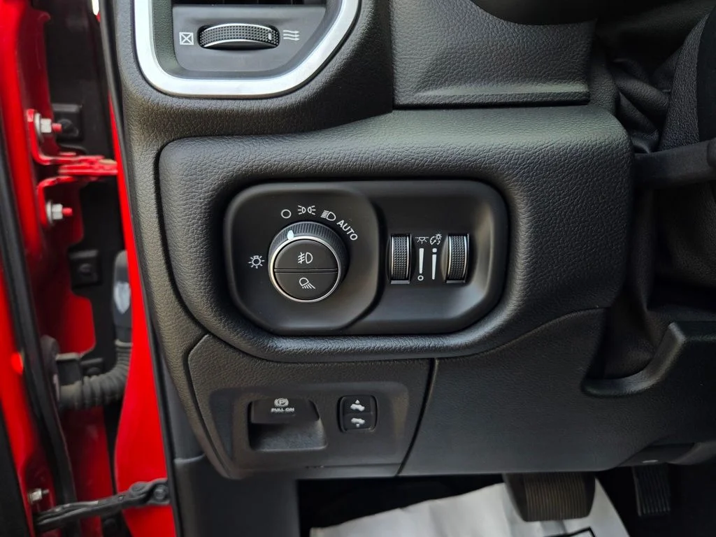 Used 2019 Red Ram Big Horn/Lone Star image 15