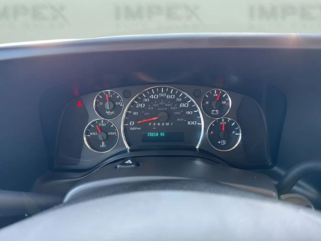 Used 2024 White Chevrolet Work Van image 16
