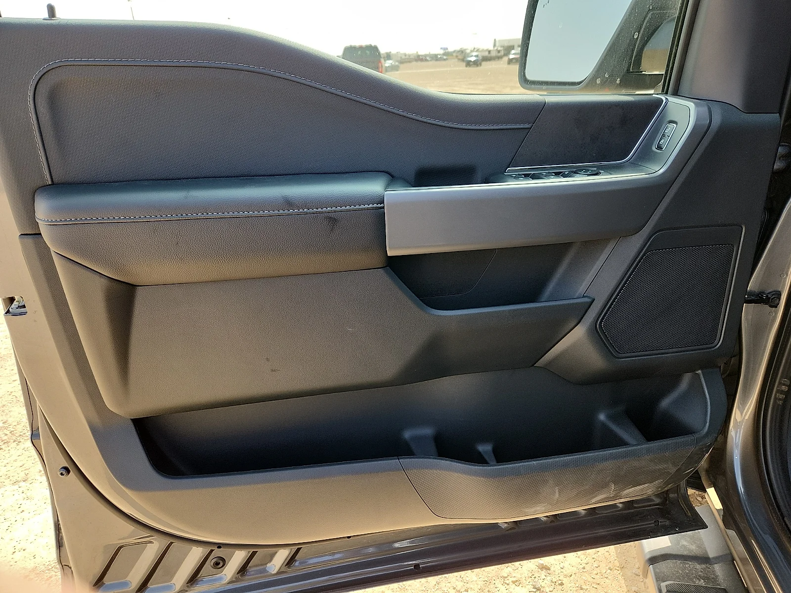 New 2026 Carbonized Gray Metallic Ford XLT image 14