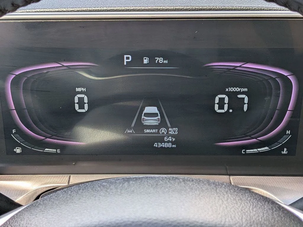 Used 2024 Green Kia S image 17