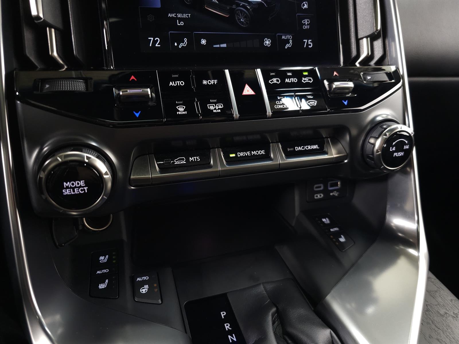 2024 Lexus LX Luxury - Photo 29