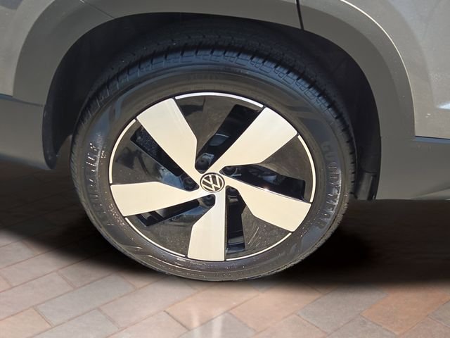Certified Used 2025 Gray Volkswagen 1.5T S image 4