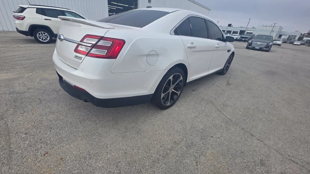 Used 2014 Ford Taurus SHO with VIN 1FAHP2KT1EG115051 for sale in Champaign, IL