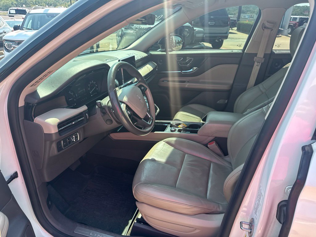 Used 2020 White Lincoln Reserve image 11