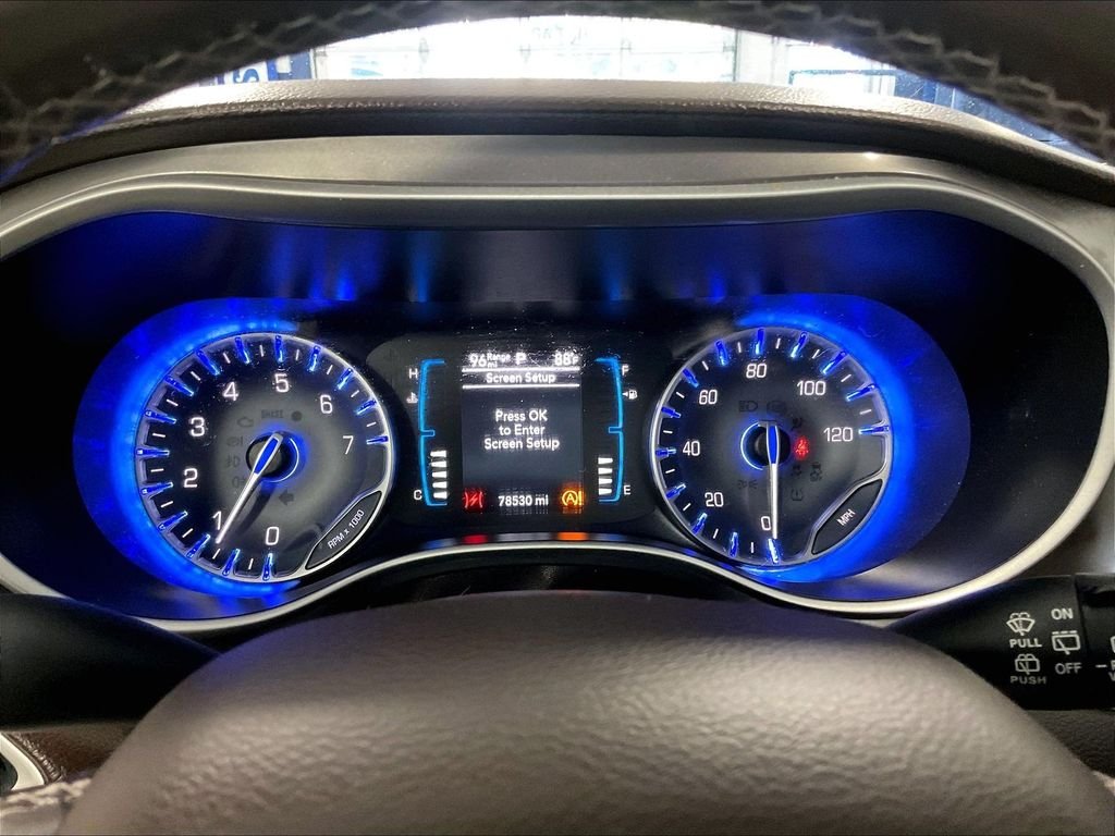 Used 2017 Black Chrysler Touring L image 25