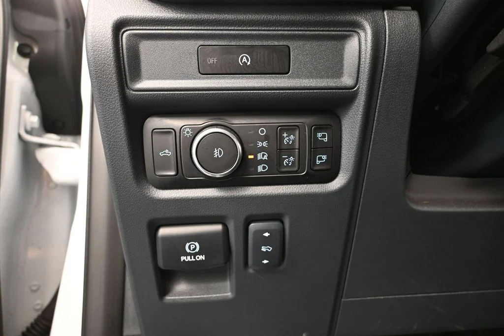 Used 2025 White Ford Lariat image 33