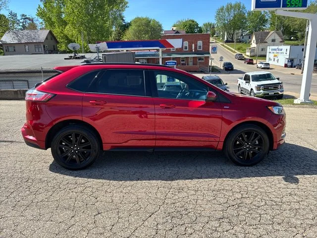 Used 2022 Red Metallic Ford ST Line image 8