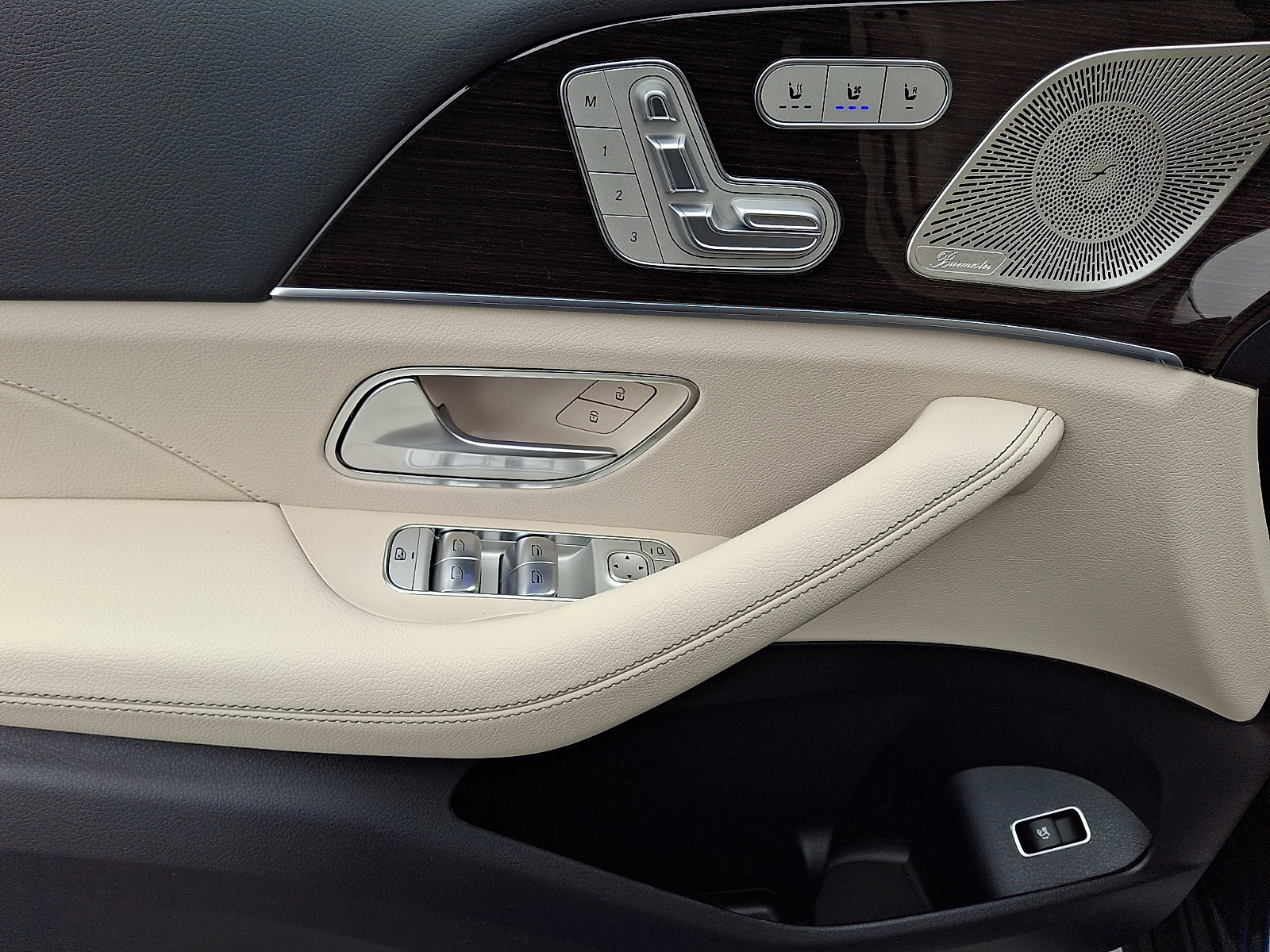 New 2026 Twilight Blue Metallic Mercedes-Benz GLS 450 image 35