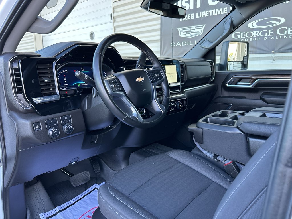 2024 Chevrolet Silverado 3500HD LT - Photo 10