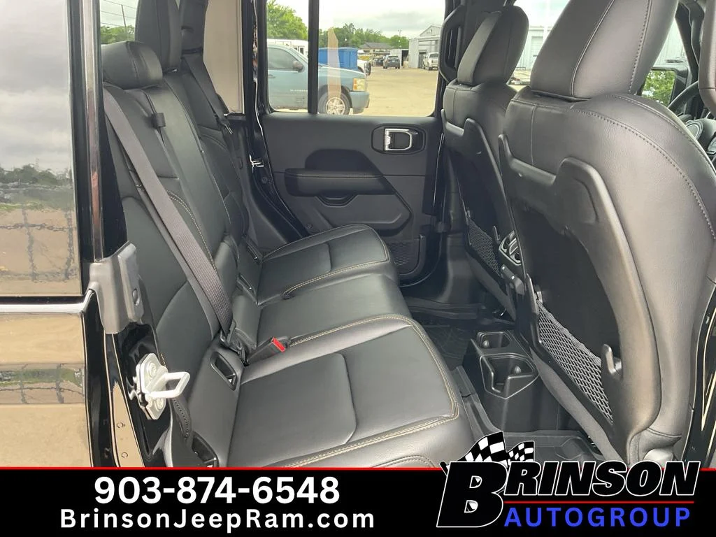 Used 2025 Black Clearcoat Jeep High Tide image 19