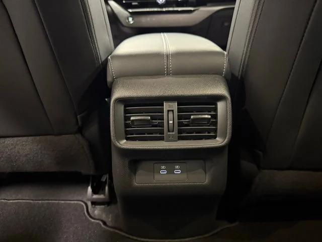 New 2025 Everest White TriCoat Nissan SL image 17