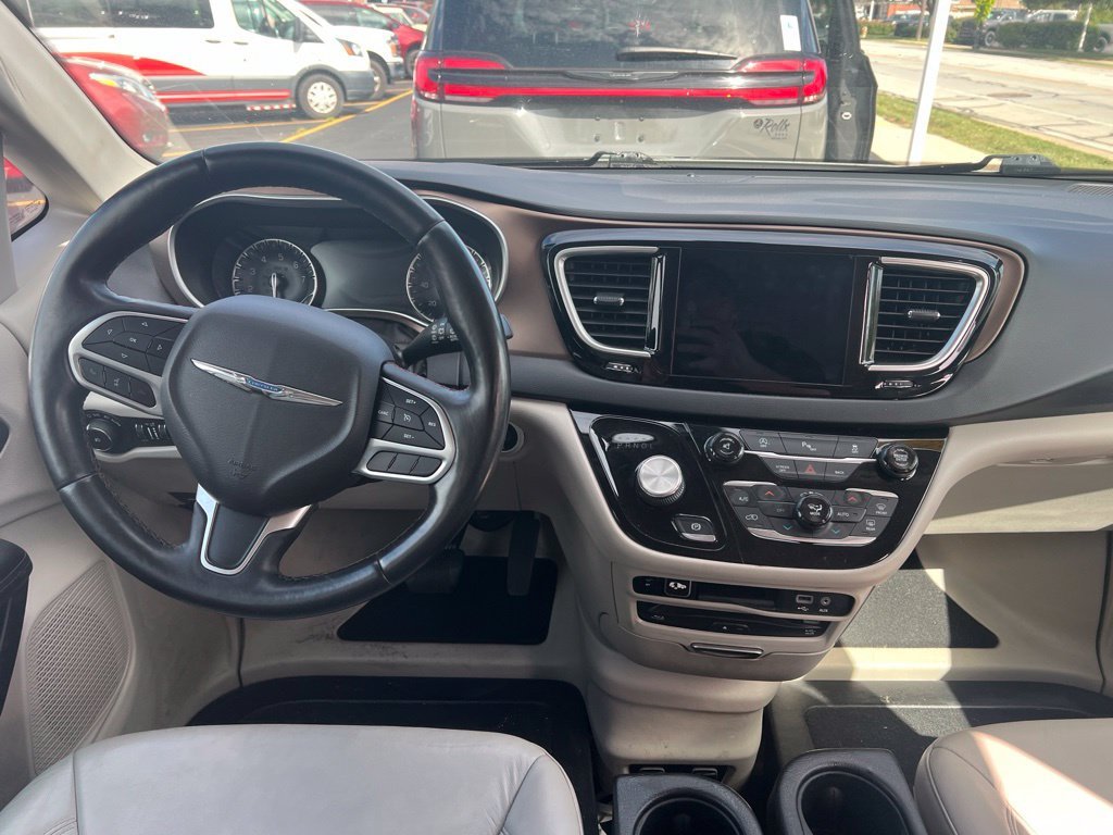 Used 2017 White Chrysler Touring L Plus image 7