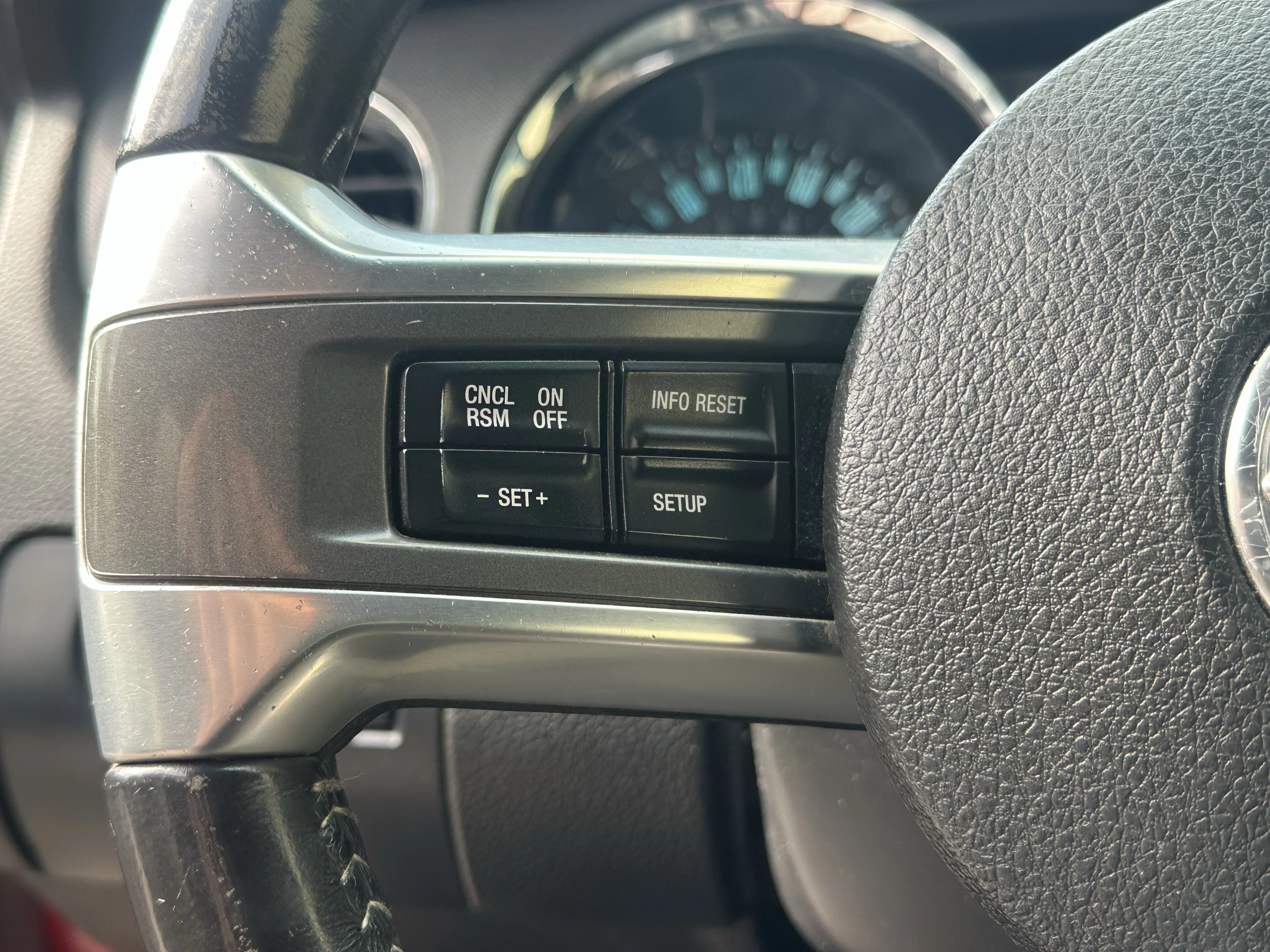 Used 2014 Red Ford V6 image 12