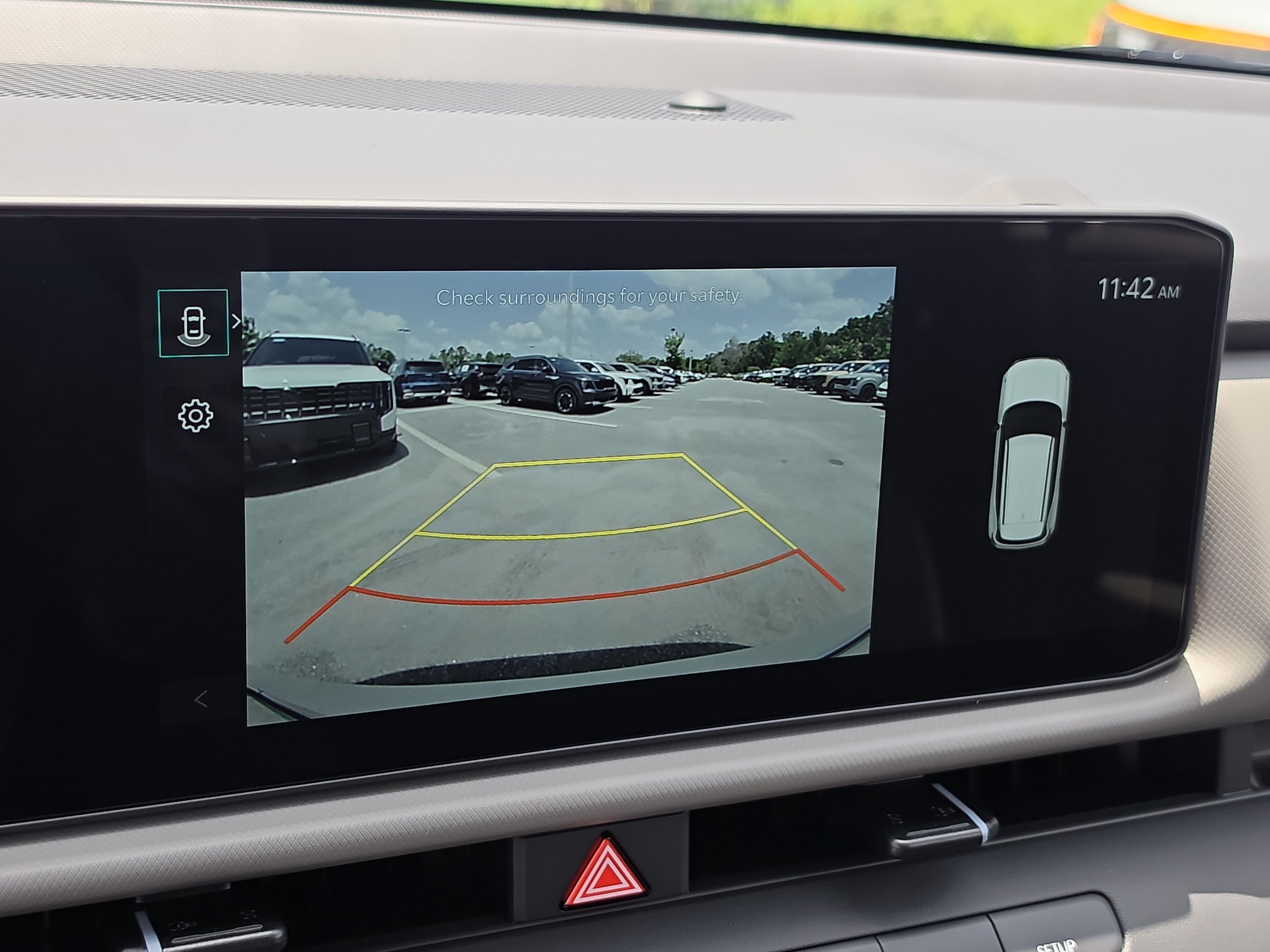 New 2027 Snow White Pearl Kia LX image 23