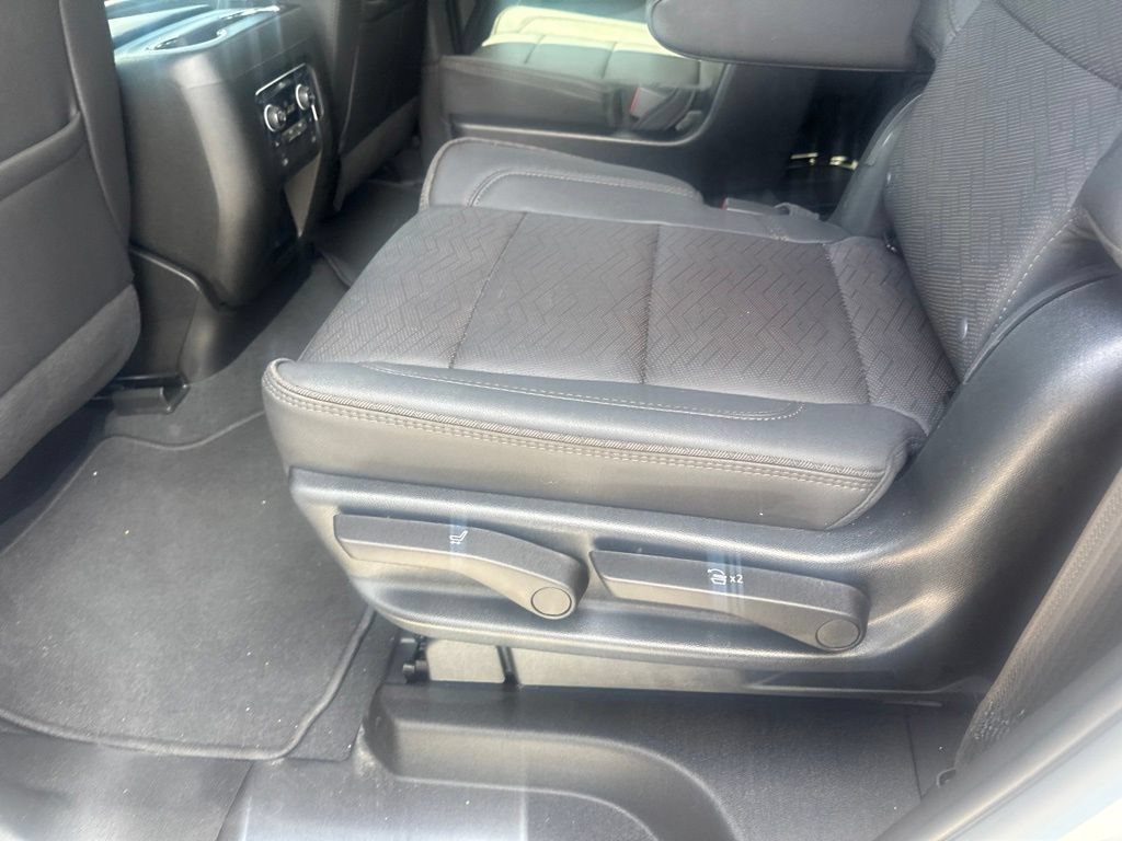 Used 2023 Iridescent Pearl Tricoat Chevrolet High Country image 9