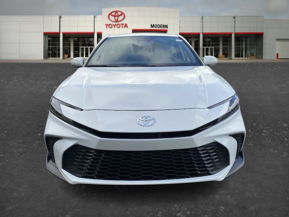 Used 2025 Ice Cap Toyota SE image 2