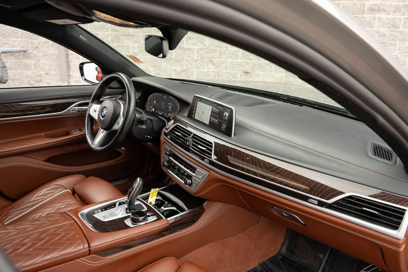 Used 2022 Gray BMW 750i xDrive image 36
