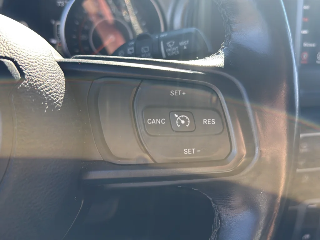 Used 2021 Green Jeep Sport S image 17
