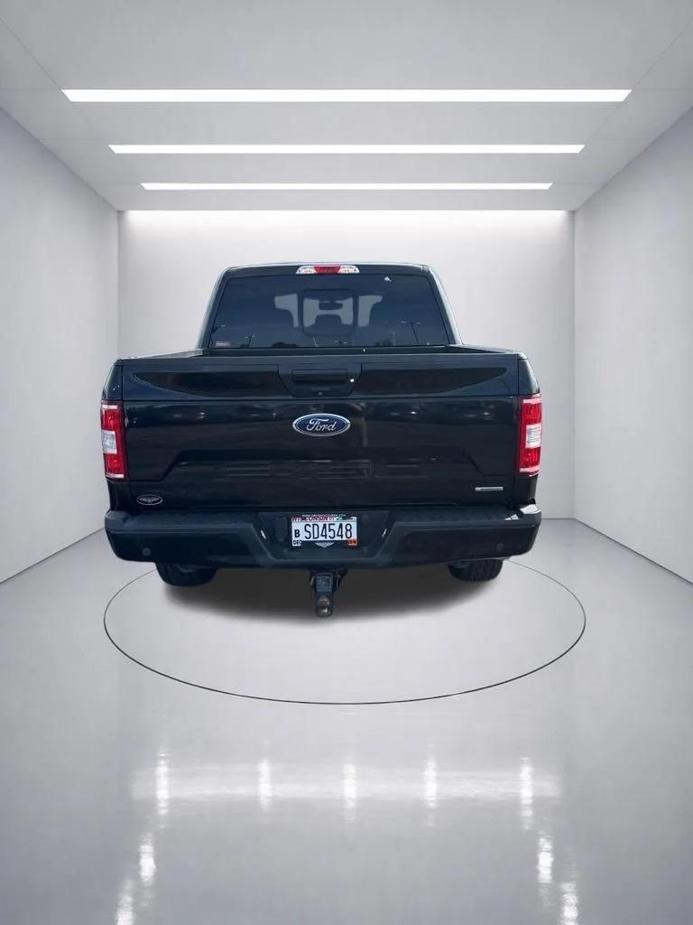 Used 2018 Shadow Black Ford XLT image 9
