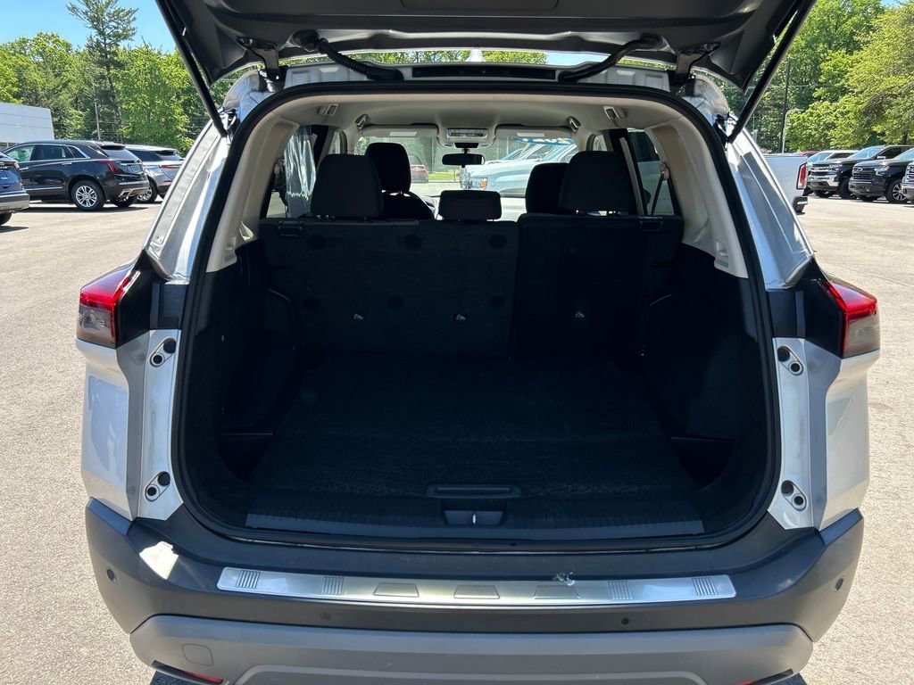 2021 Nissan Rogue SV - Photo 15