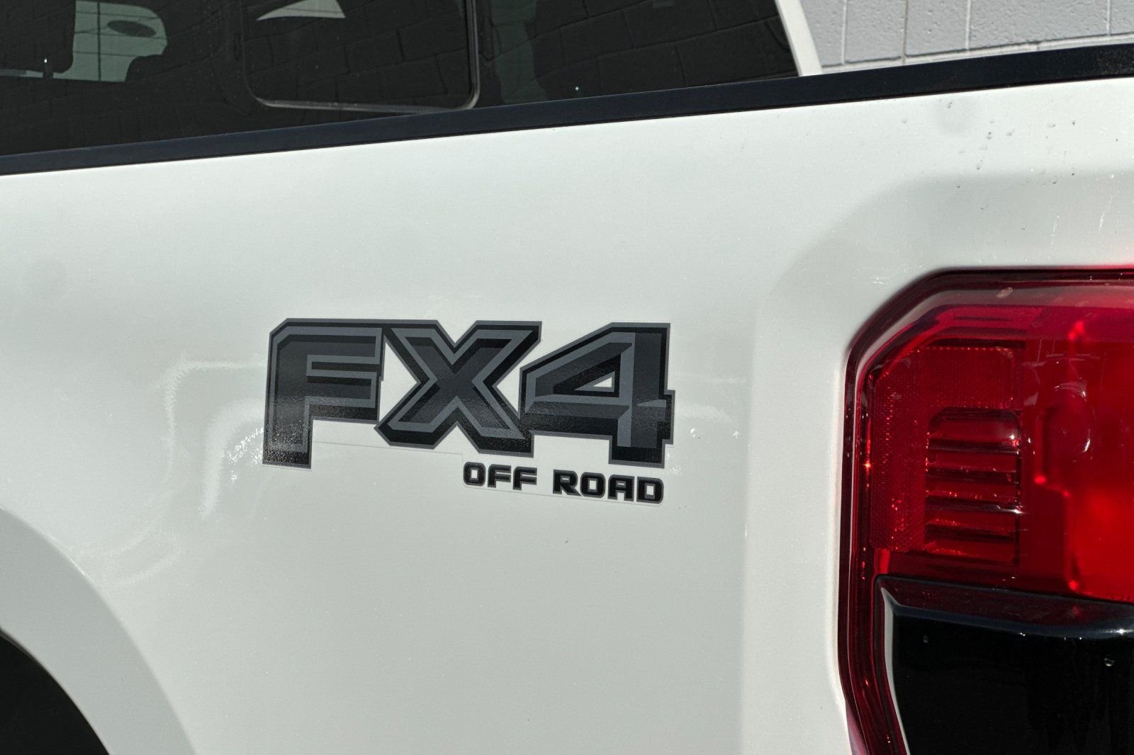 Used 2025 White Ford Lariat image 31