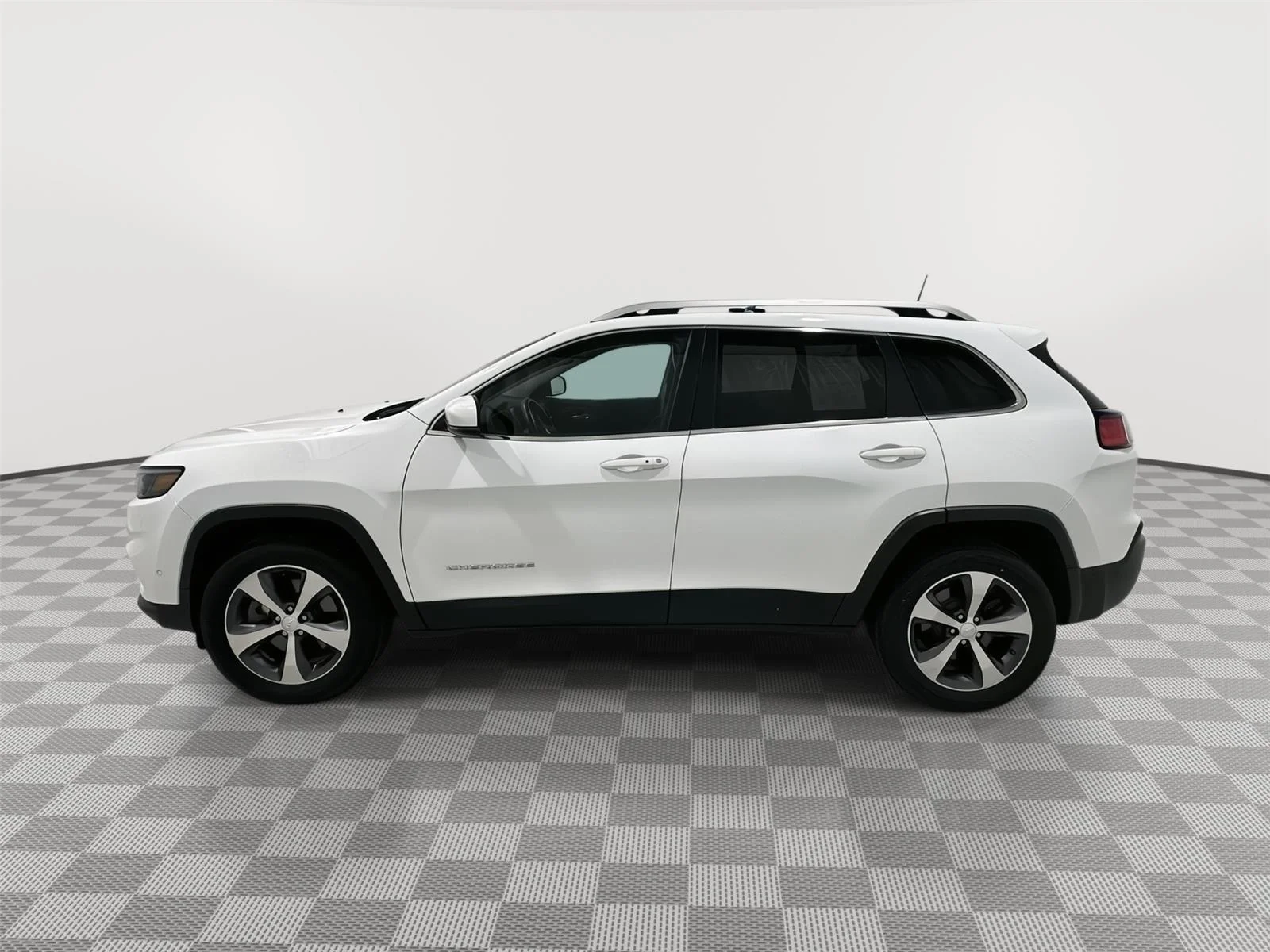 Used 2019 Bright White Clearcoat Jeep Limited image 2