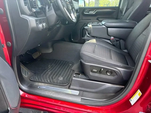 Used 2023 VOLCANIC RED TINTCOAT GMC Elevation image 9