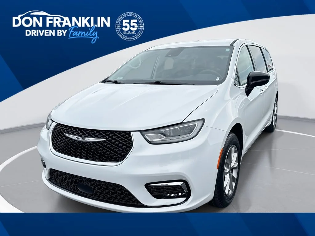 Used 2024 White Chrysler Touring L image 1