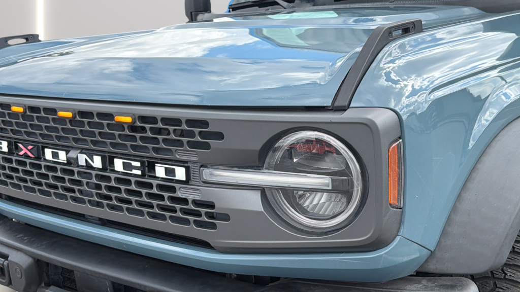 Used 2023 Blue Ford Badlands image 13