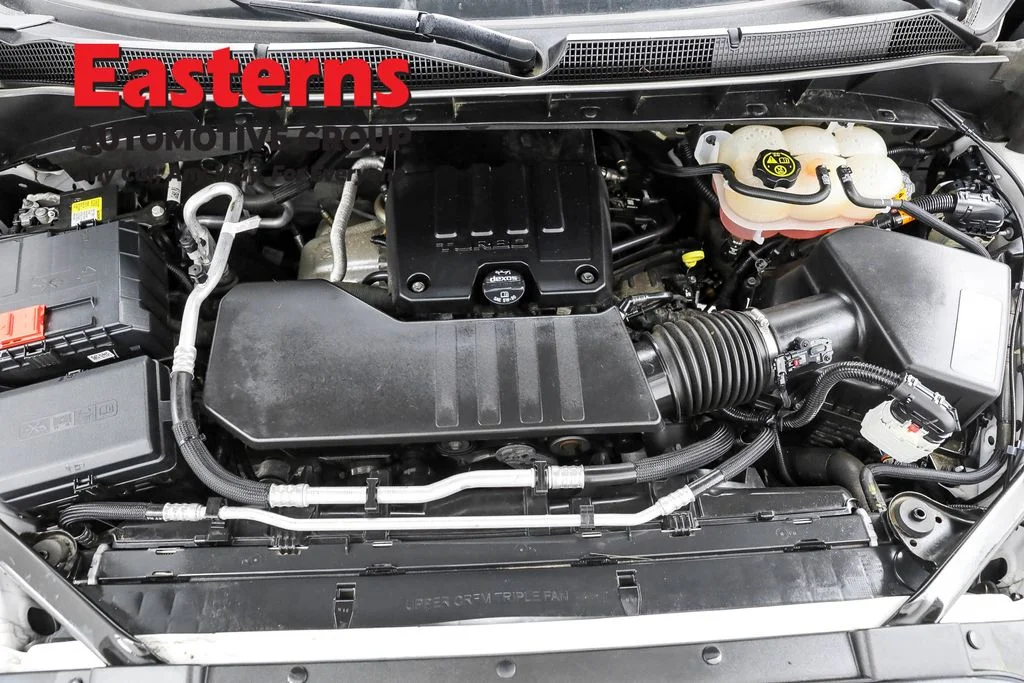 Used 2022 White Chevrolet LT image 7