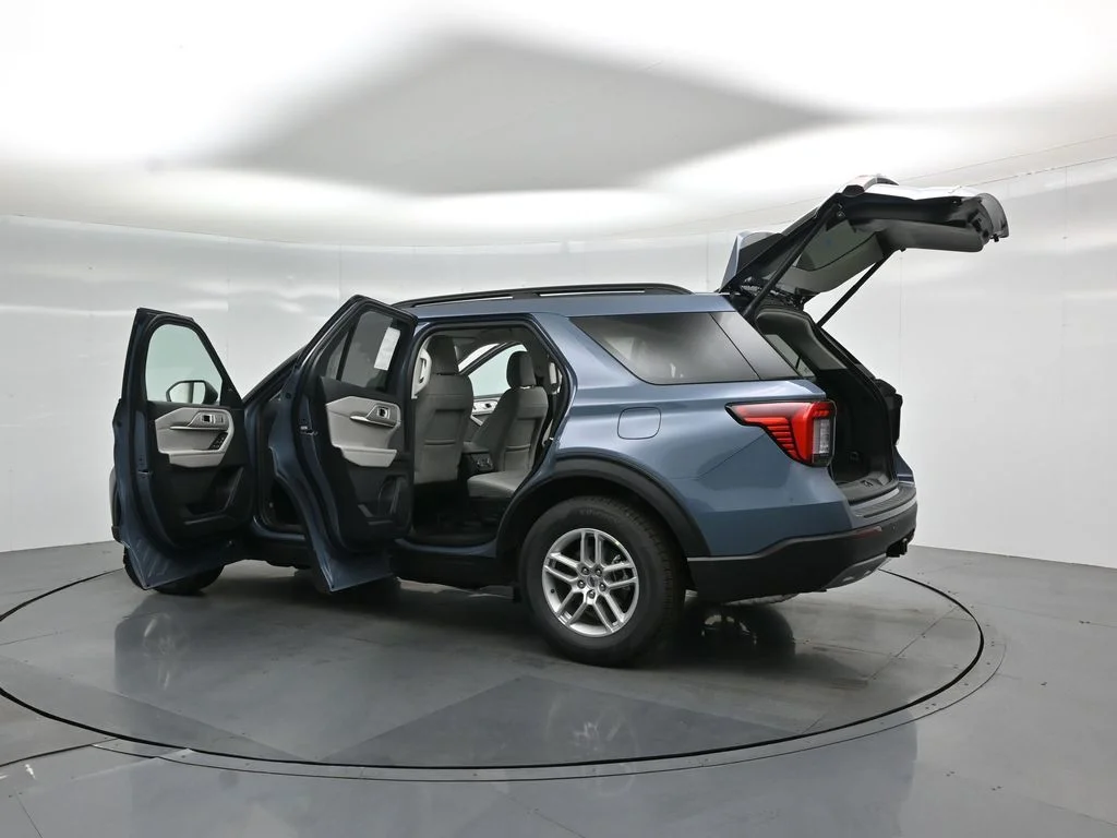 New 2026 Vapor Blue Metallic Ford Active image 33