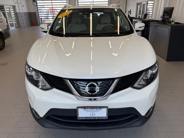 Used 2019 White Nissan SV image 8