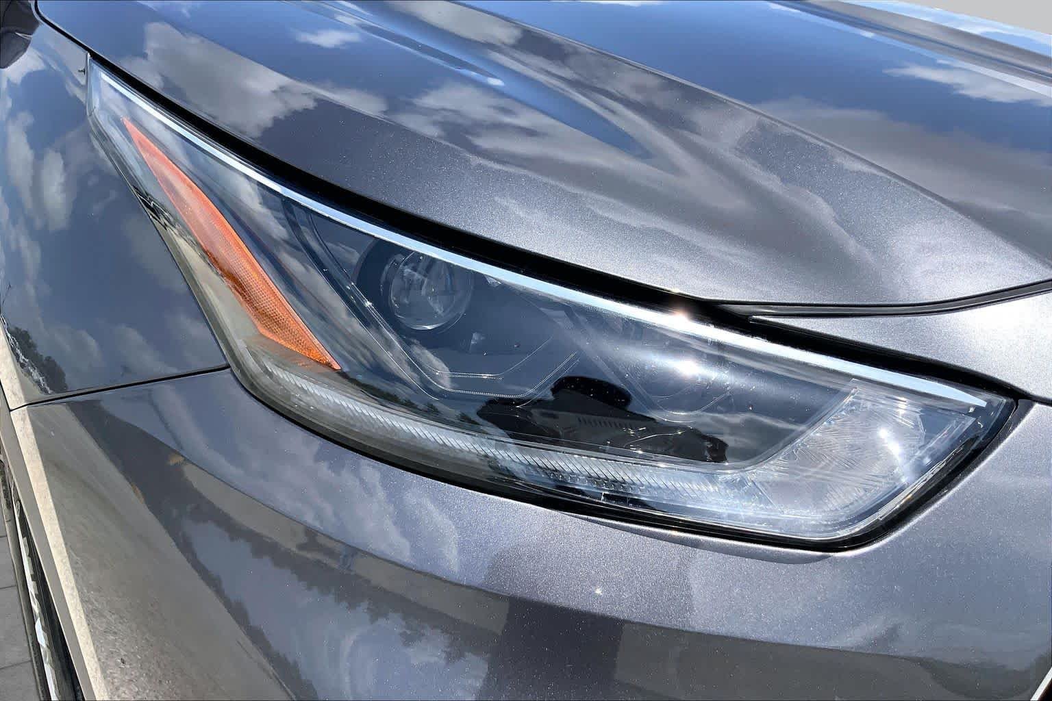 Used 2021 Magnetic Gray Metallic Toyota LE image 27