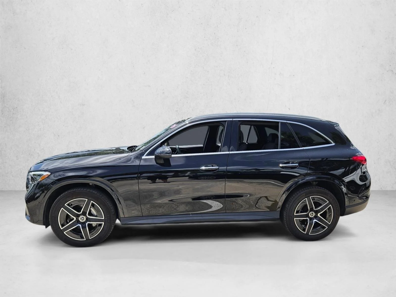 Used 2026 Black Mercedes-Benz GLC 300 image 9