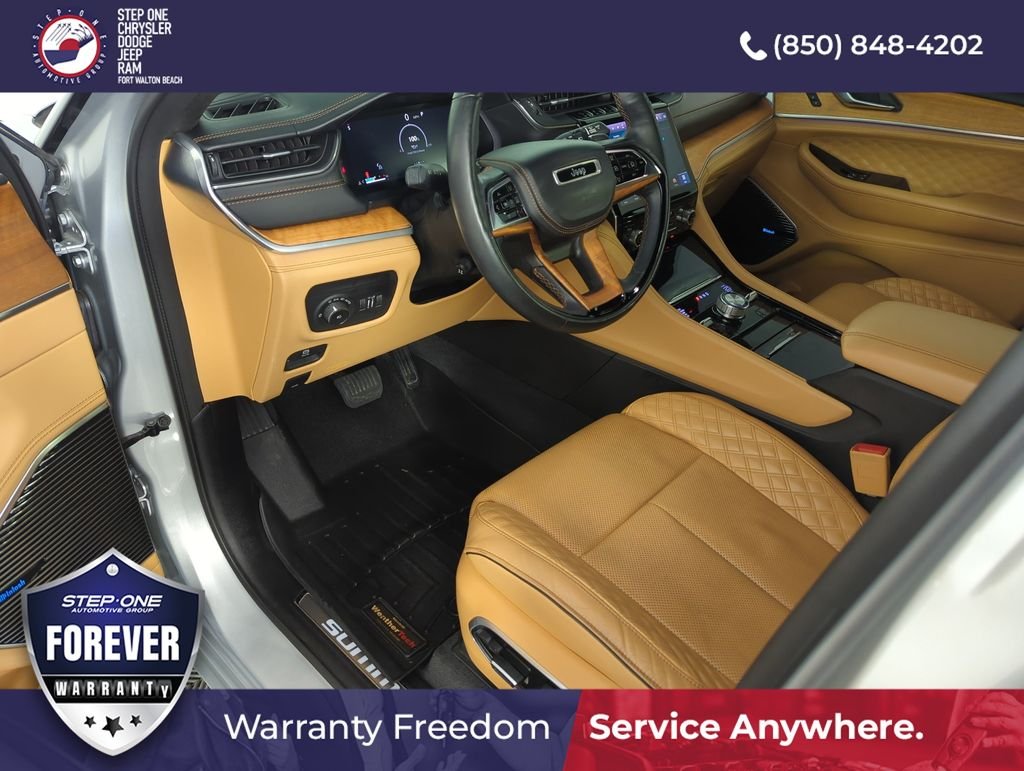 Used 2021 Silver Jeep Summit image 10