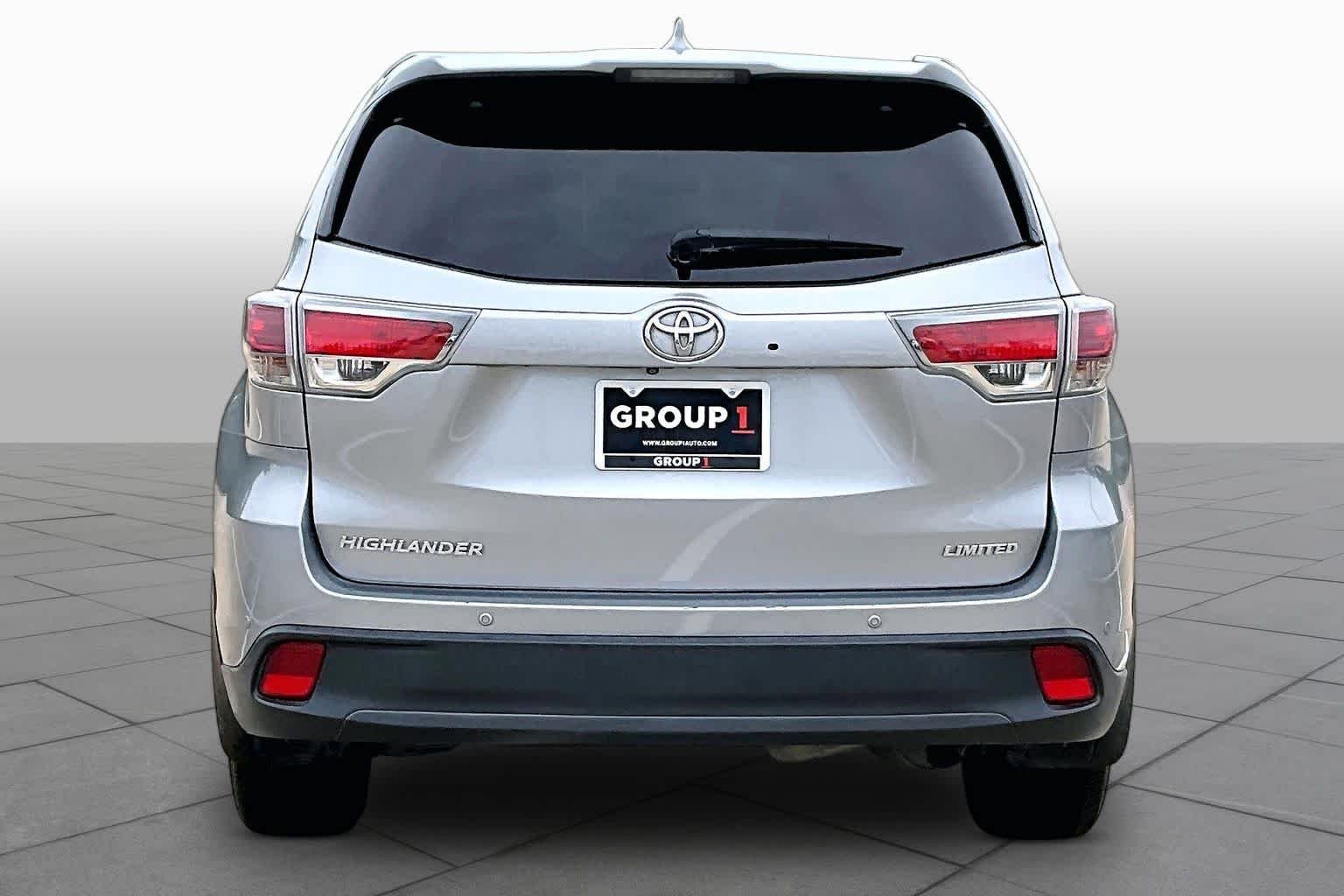 Used 2015 Silver Sky Metallic Toyota Limited image 5