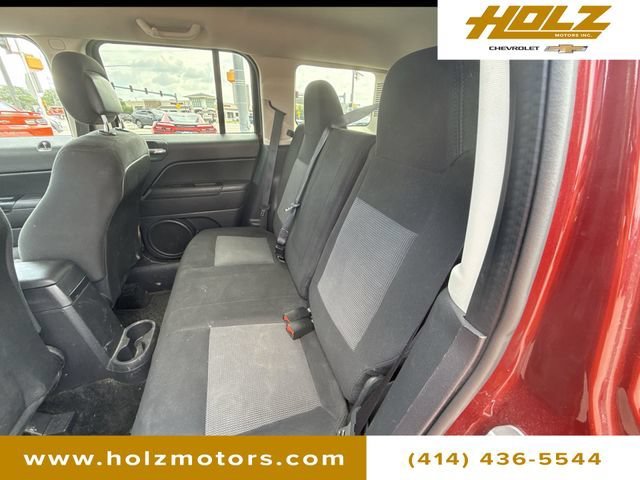 Used 2015 Red Jeep Sport image 22