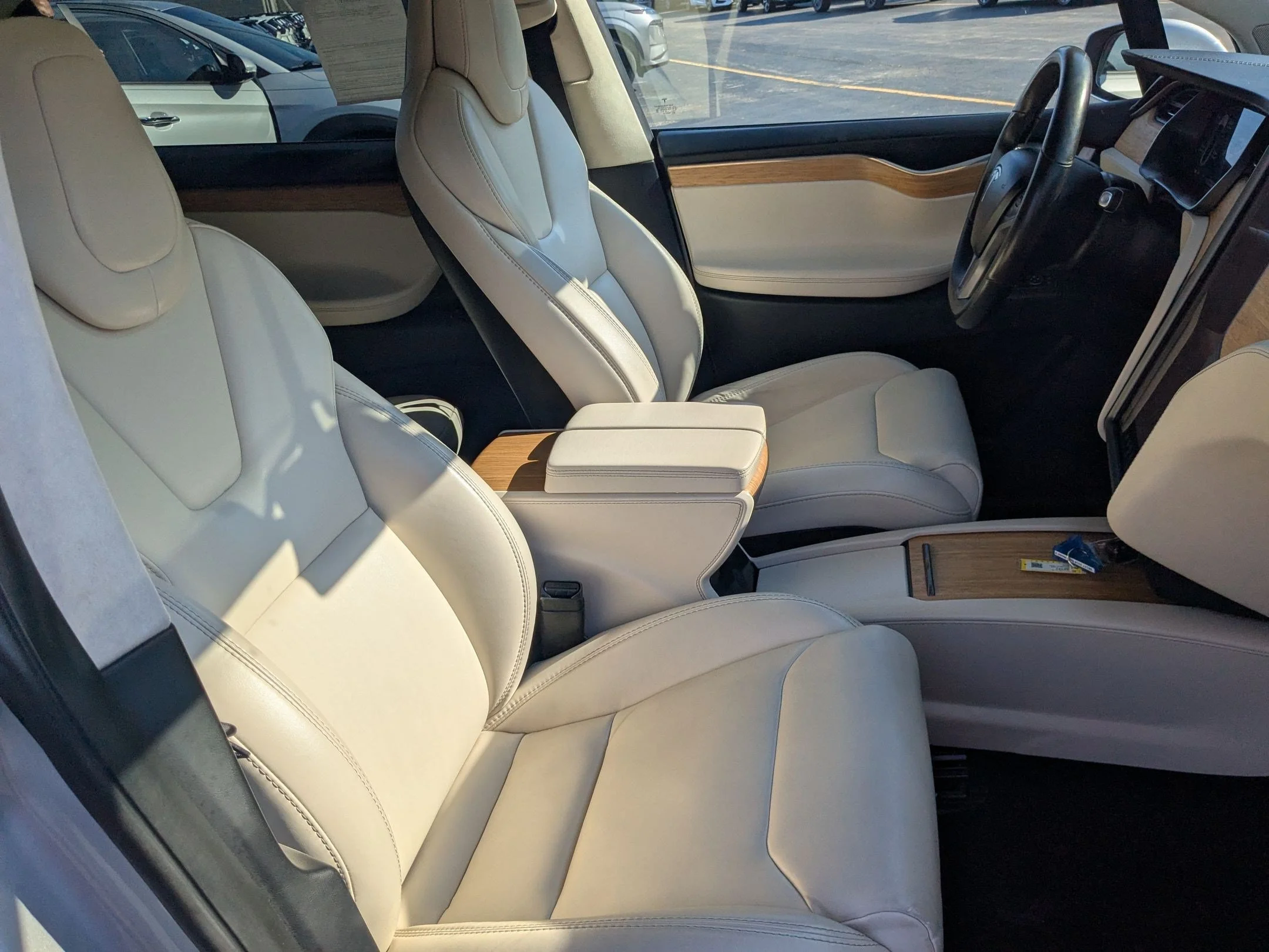 Used 2018 Silver Tesla 75D image 29