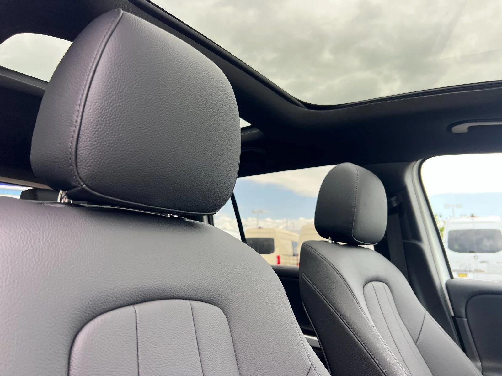 New 2026 White Mercedes-Benz GLB 250 image 19