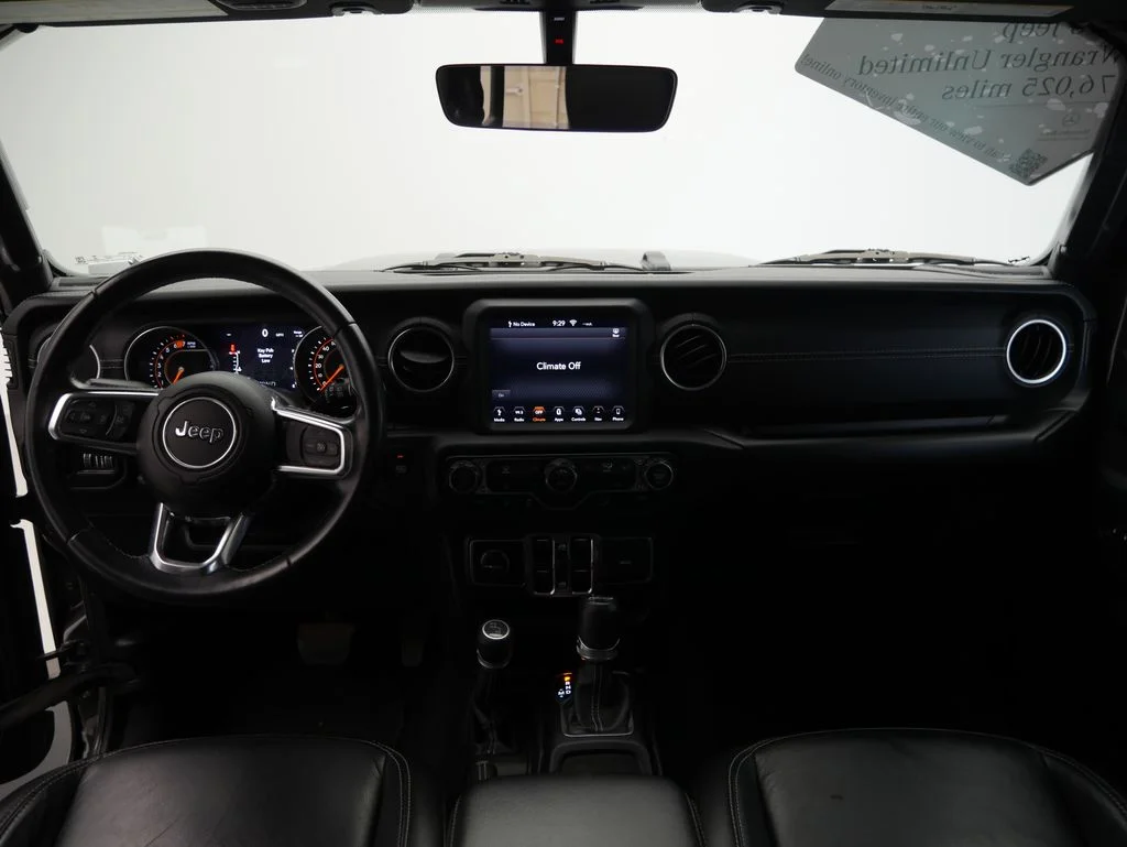 Used 2018 Crystal Metallic Jeep Unlimited Sahara image 27