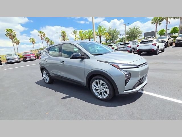 New 2027 Sterling Grey Metallic Chevrolet LT image 29